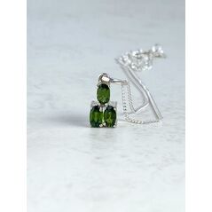 Front view of triple stone green chrome diopside pendant
