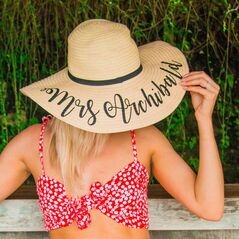 Customised Honeymoon Beach Sun Hat: Your Perfect Vacation Accessory