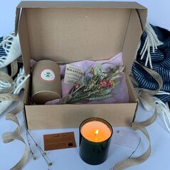 Candle and Dried Flower Gift Box